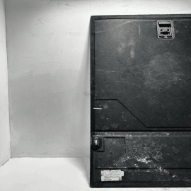 2007-2013 MERCEDES-BENZ S550 TRUNK COMPARTMENT FLOOR LINING TRIM COVER OEM 2007-2013 MERCEDES-BENZ S550 TRUNK COMPARTMENT FLOOR LINING TRIM COVER OEM