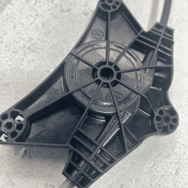 VOLKSWAGEN TIGUAN REAR RIGHT SIDE DOOR WINDOW GLASS REGULATOR 2018-2020 OEM