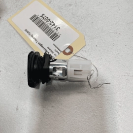 VW TOUAREG TIGUAN  2011-2014 12 V POWER OUTLET SOCKET OEM
