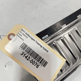 VW VOLKSWAGEN TOUAREG 2011-2017 TRUNK LATCH LOCK SILL SCUFF PLATE TRIM COVE