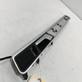 Volkswagen Touareg 2011-14 Rear Driver Door Interior Handle Trim W/ Speaker
