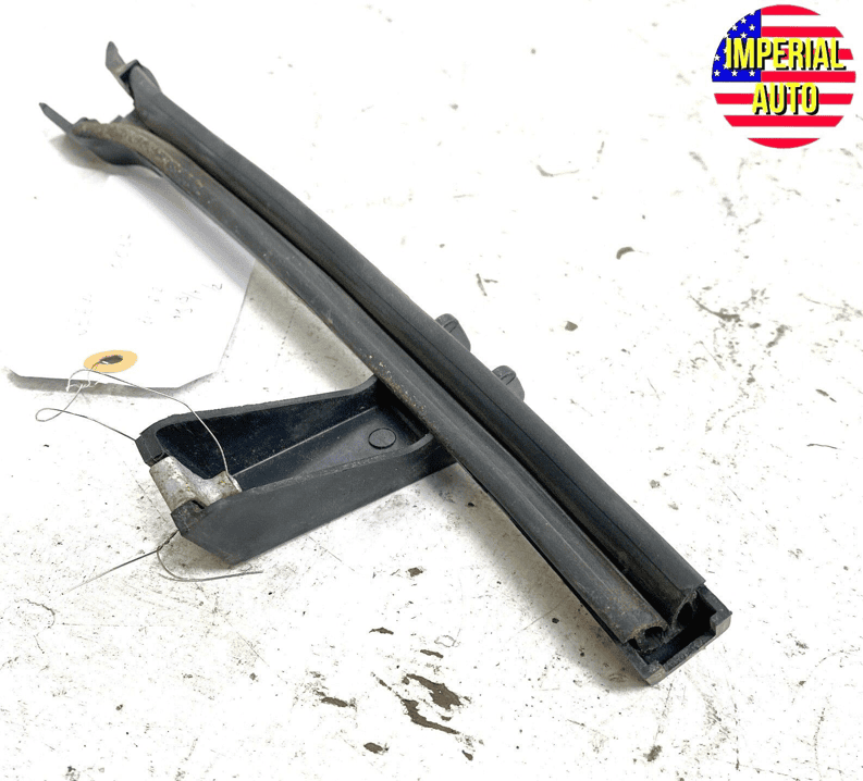 2007-2016 GMC Acadia Traverse Rear Right Passenger Side Door Window Channel