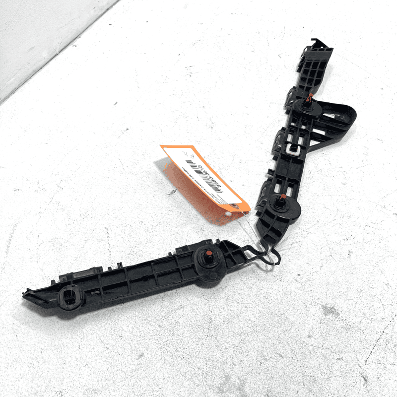 TOYOTA CAMRY 2018 - 2023 REAR BUMPER LEFT DRIVER SIDE RETAINER BRACKET OEM