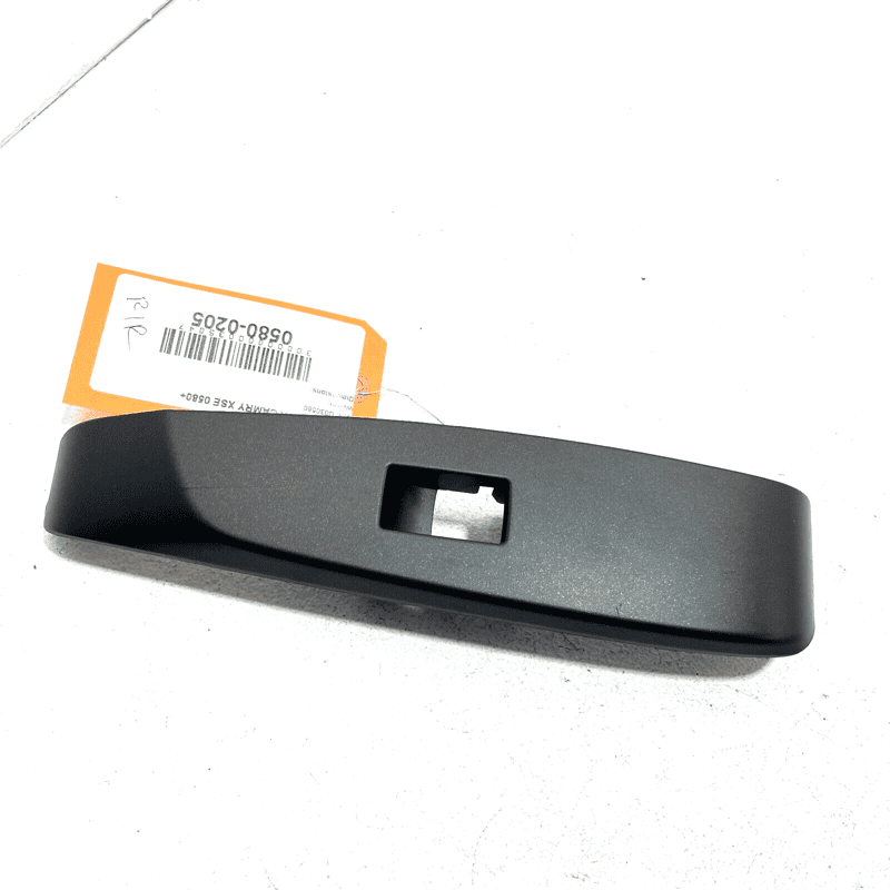 2018-2021 TOYOTA CAMRY REAR PASSENGER SIDE DOOR WINDOW SWITCH TRIM COVER OE
