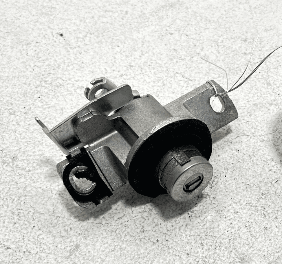 2018-19-2023 TOYOTA CAMRY REAR TAILGATE TRUNK DECK LID LATCH LOCK CYLINDER 
