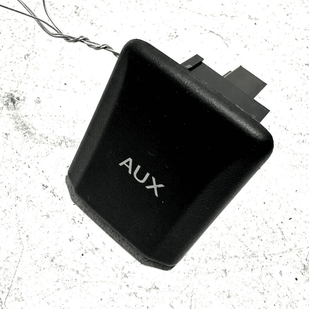 2015-2020 ACURA TLX A-SPEC CENTER CONSOLE AUDIO AUX AUXILIARY IN JACK OEM