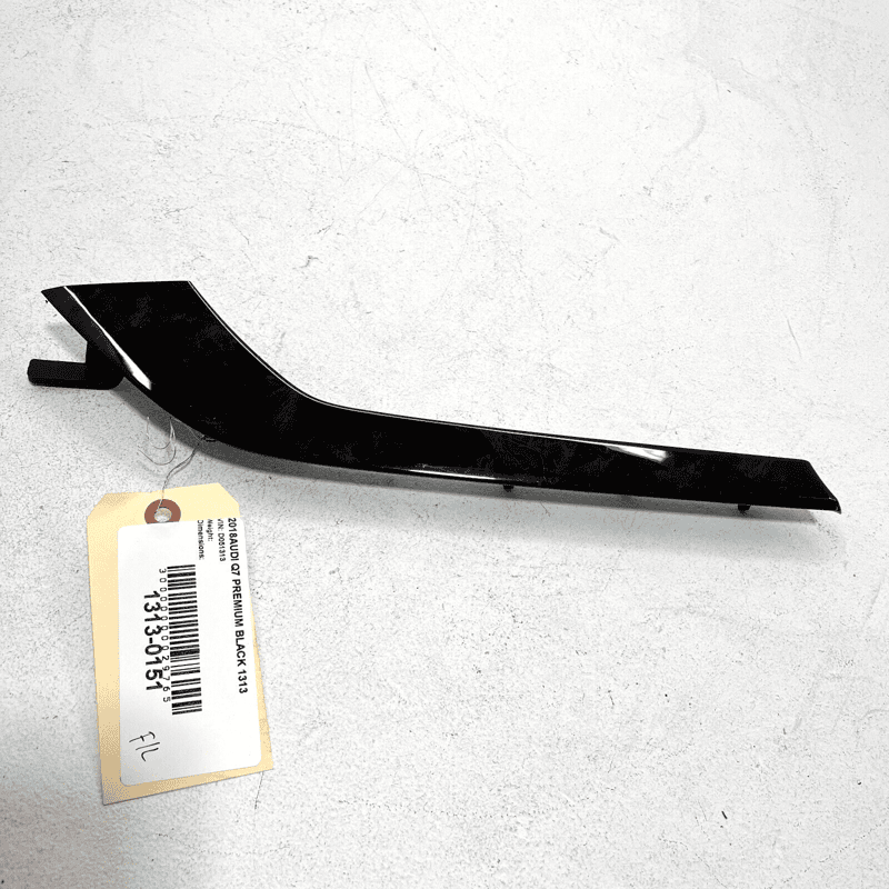 Front Left / Driver Side Door Panel Trim / Molding AUDI Q7 Premium 2017-201