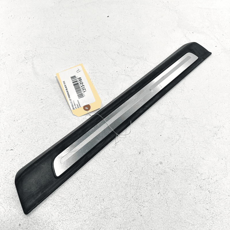 Front Left Door Sill Scuff Step Plate Trim AUDI Q7 2017-2023 OEM