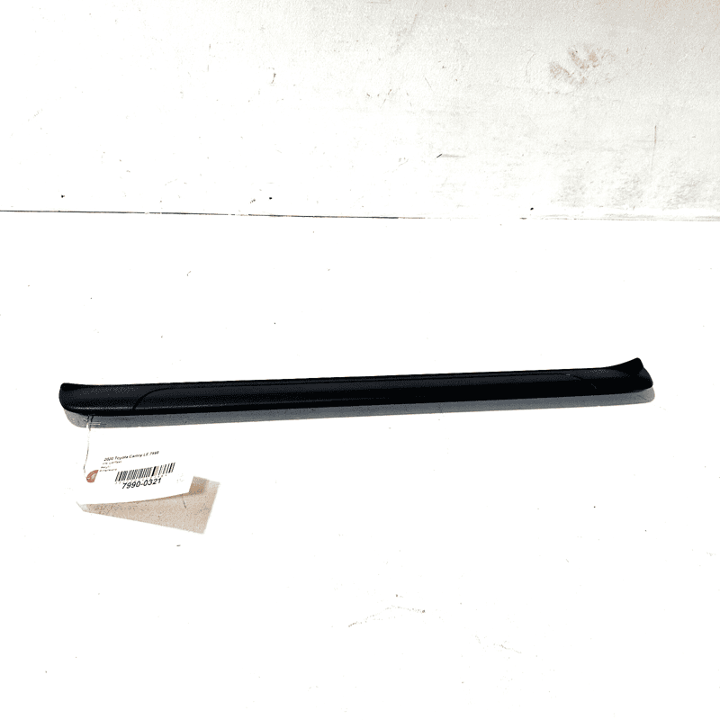 2018-2023 FRONT PASSENGER SIDE DOOR SILL SCUFF PLATE TRIM COVER OEM TOYOTA 