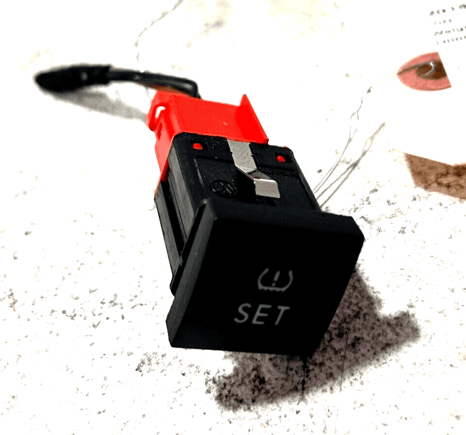 VOLKSWAGEN PASSAT 2012-2022 TIRE PRESSURE MONITOR WARNING SWITCH BUTTON OEM