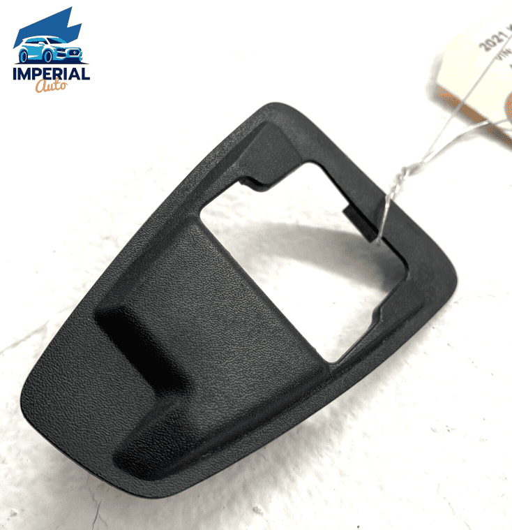 21-23 KIA K5 FRONT RIGHT PASSENGER SIDE EXTERIOR DOOR HANDLE CAP OEM