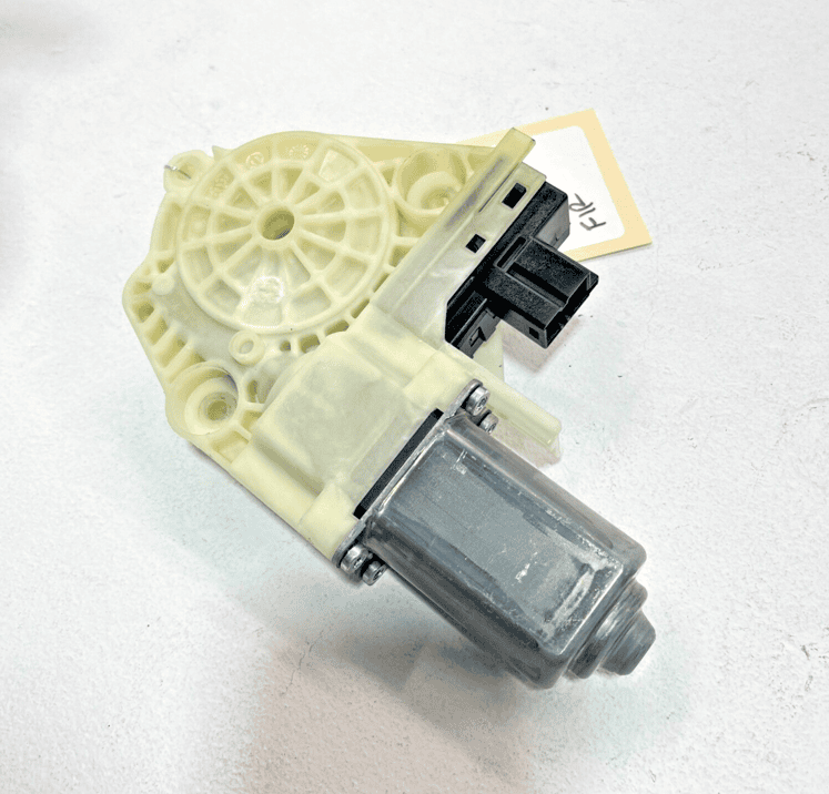 10-16 PORSCHE PANAMERA FRONT OR REAR PASSENGER DOOR WINDOW REGULATOR MOTOR 
