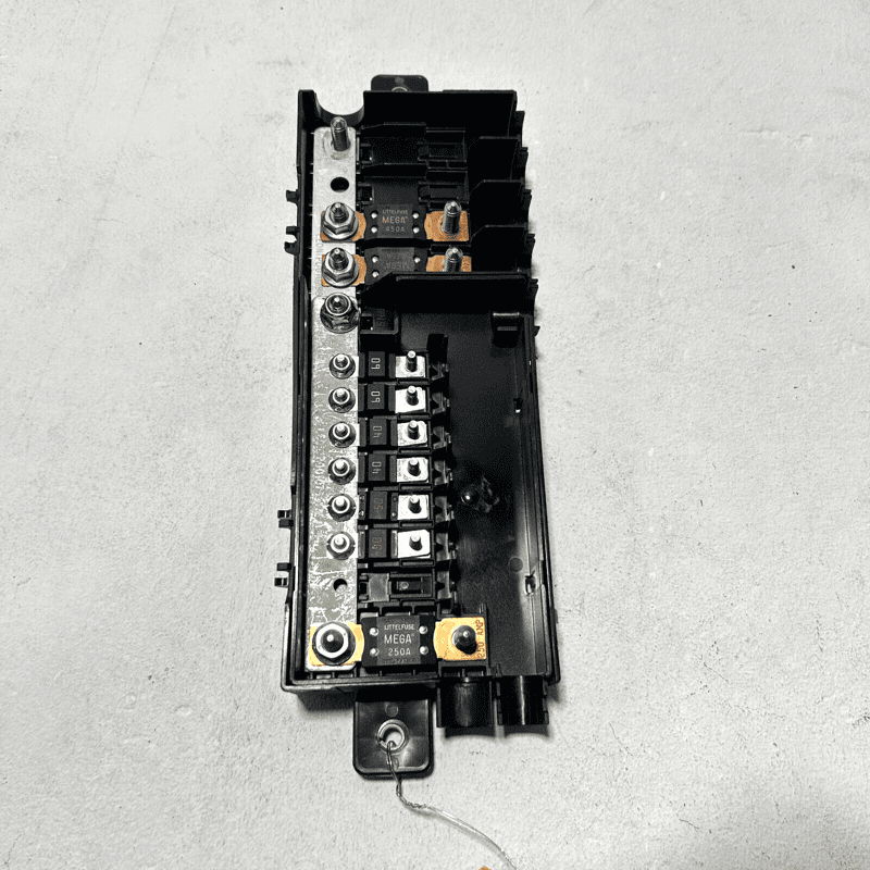 Ingenium Engine Fuse Box Board Jaguar XE 2017-2019 OEM