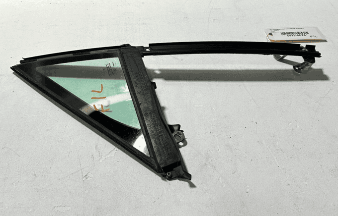 PORSCHE PANAMERA FRONT LEFT DRIVER SIDE DOOR VENT  WINDOW GLASS OEM 2010 - 