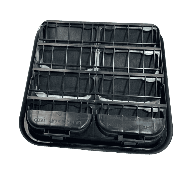 2017-23 AUDI Q7 REAR PASSENGER SIDE QUARTER PANEL PRESSURE AIR VENT GRILLE 