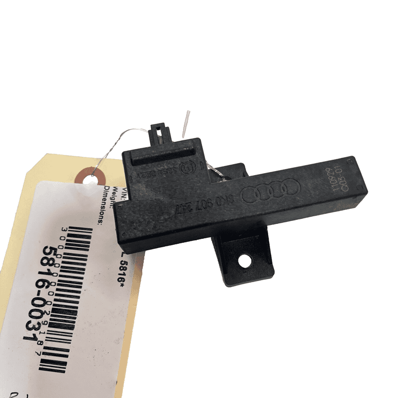 2011-2018 AUDI A8 QUATTRO REAR RIGHT PASSENGER KEYLESS ENTRY ANTENNA MODULE 2011-2018 AUDI A8 QUATTRO REAR RIGHT PASSENGER KEYLESS ENTRY ANTENNA MODULE