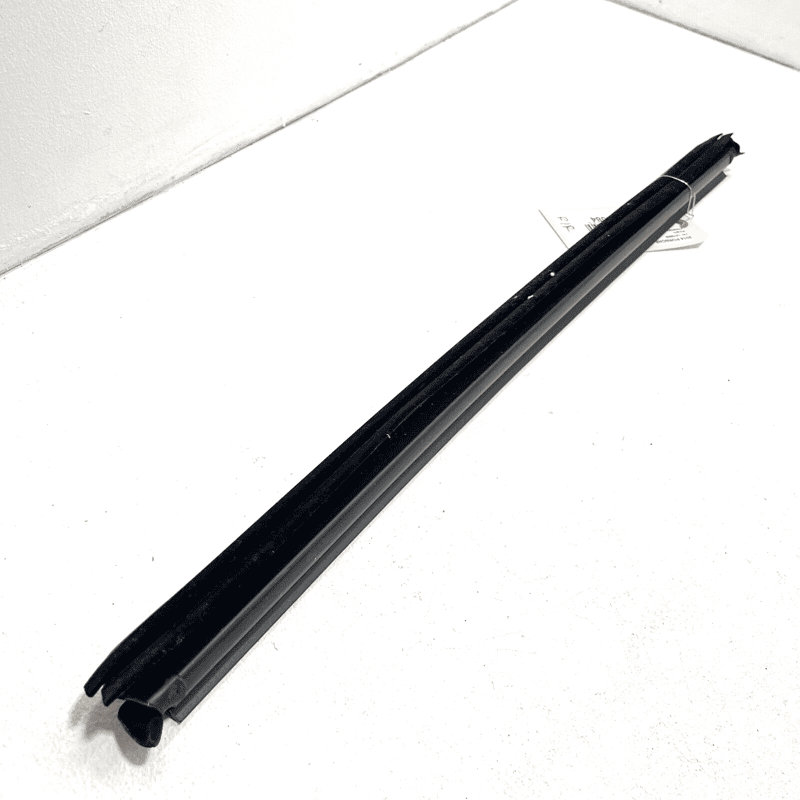 11-18 PORSCHE CAYENNE REAR PASSENGER DOOR WINDOW INNER WEATHERSTRIP SEAL OE