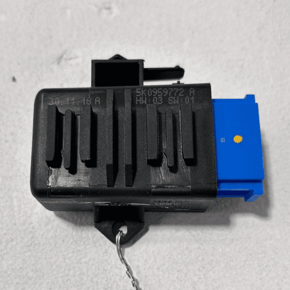 16-22 VW PASSAT SE TDI HEATED FRONT LEFT OR RIGHT SEAT SWITCH CONTROL MODUL