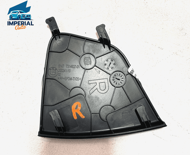 2018-2019 BMW 430I XDRIVE  REAR PASSENGER TRUNK HATCH LIGHT COVER CAP OEM