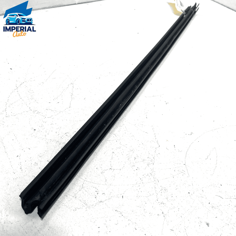 2007-2013 Mercedes S600 Front Left Driver Side Door Inner Wheatherstrip Sea