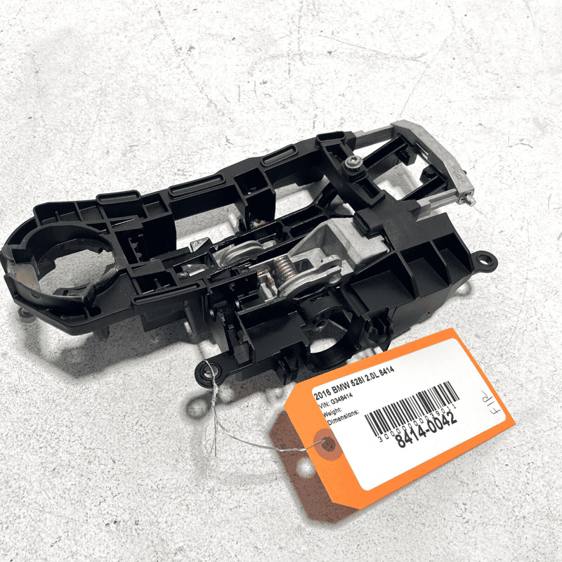 Front Right / Passenger Side Exterior Door Handle Bracket BMW 528i 2011-201