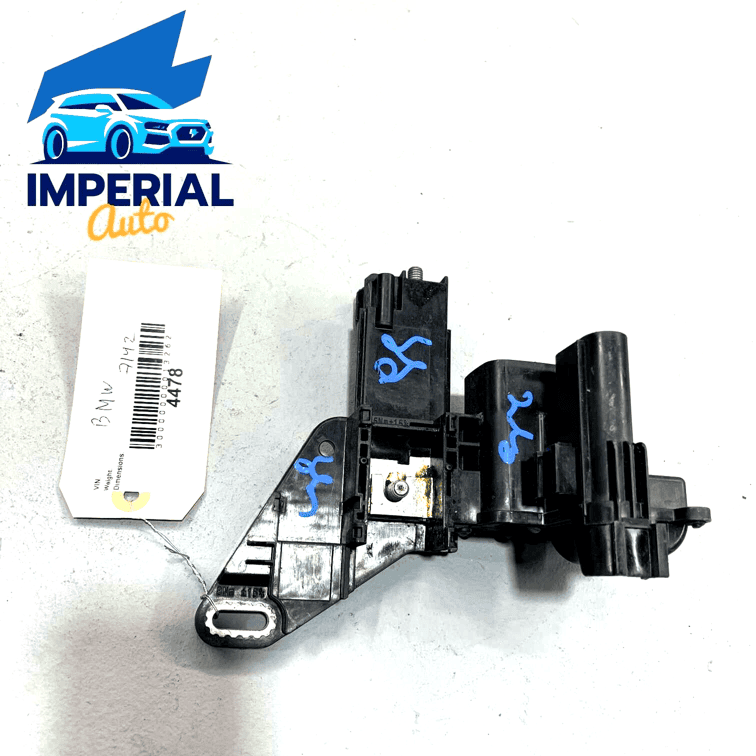 2011-2018 BMW 340 XI F30 EXTERNAL IGNITION DISTRIBUTION BATTERY TERMINAL OE 2011-2018 BMW 340 XI F30 EXTERNAL IGNITION DISTRIBUTION BATTERY TERMINAL OE