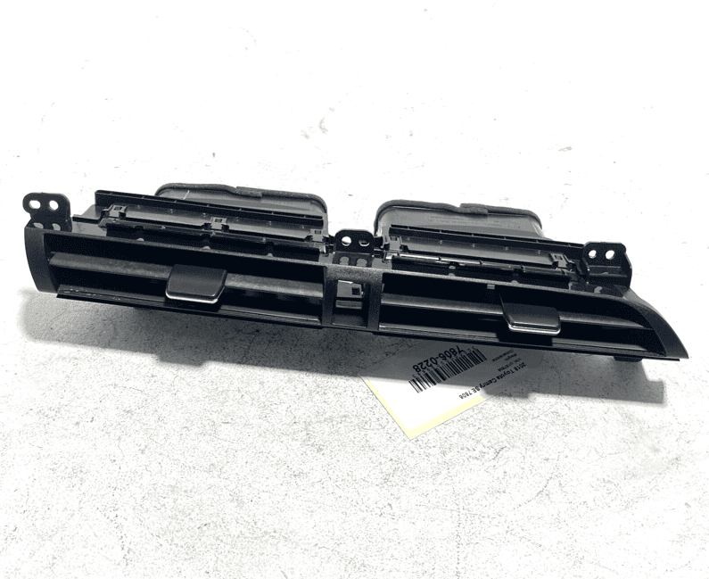 2018-2019-2020 TOYOTA CAMRY SE OUTER AIR VENT GRILLE DASH DASHBOARD CENTER 