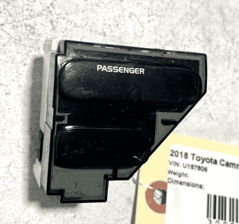 2018-2020 TOYOTA CAMRY SE DASH DASHBOARD SRS OFF SWITCH INDICATOR PASSENGER