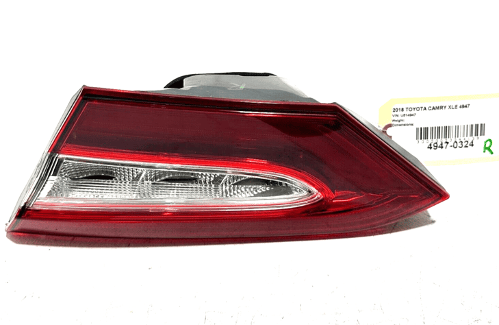 TOYOTA CAMRY 2018 - 2020 REAR RIGHT PASSENGER SIDE INNER TAILLIGHT LAMP OEM