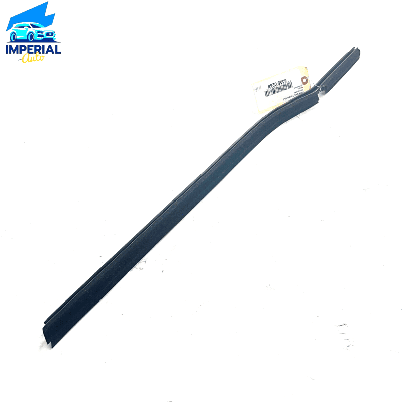 GMC TERRAIN 2018 - 2023 REAR PASSENGER SIDE DOOR WINDOW INNER BELT SEAL OEM