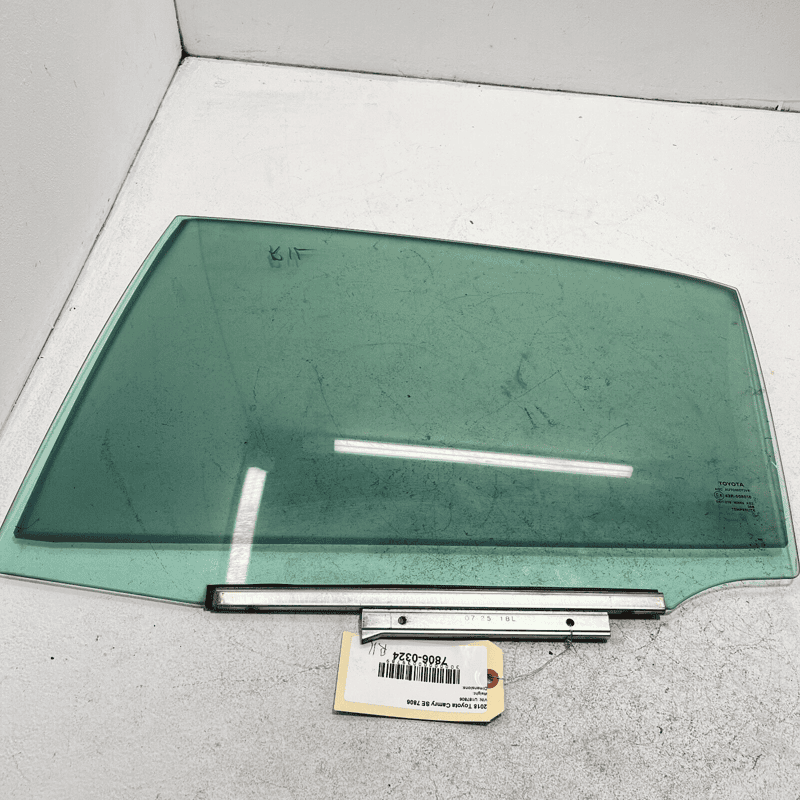 2018-2023 TOYOTA CAMRY SE DOOR MOVABLE WINDOW GLASS  REAR LEFT DRIVER SIDE 