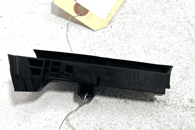 2018-2023 TOYOTA CAMRY SE Rear Left Door Window Belt Weatherstrip Spacer OE