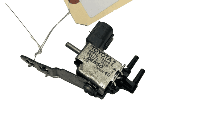 2018 - 2022 TOYOTA CAMRY 2.5L SE ENGINE MOTOR VACUUM VALVE SWITCH OEM