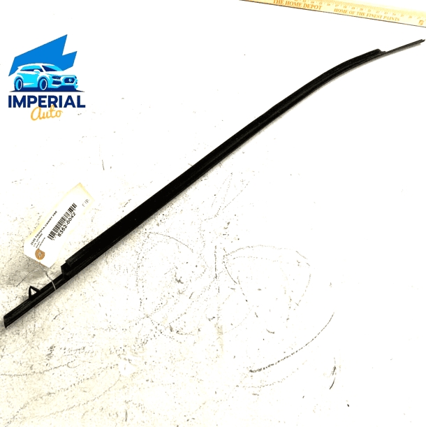 2018-2023 FRONT RIGHT PASSENGER SIDE DOOR WINDOW BELT MOLDING OEM TOYOTA CA