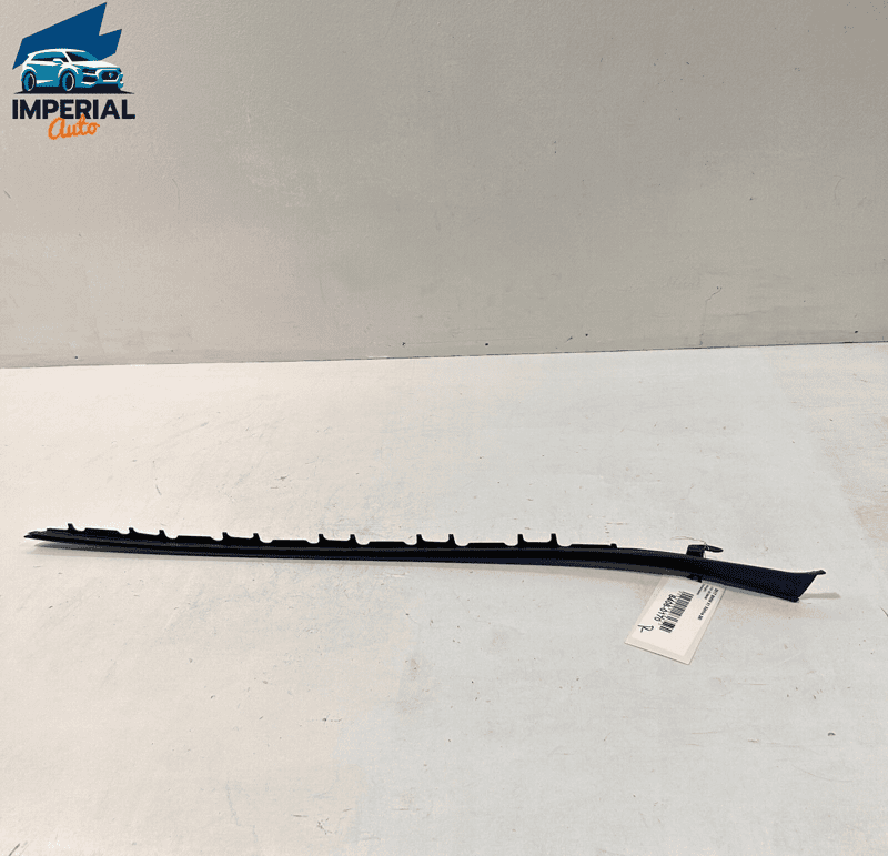 2016 - 2022 BMW X1 F48 WINDSHIELD RIGHT PASSENGER SIDE DRIP MOLDING TRIM OE