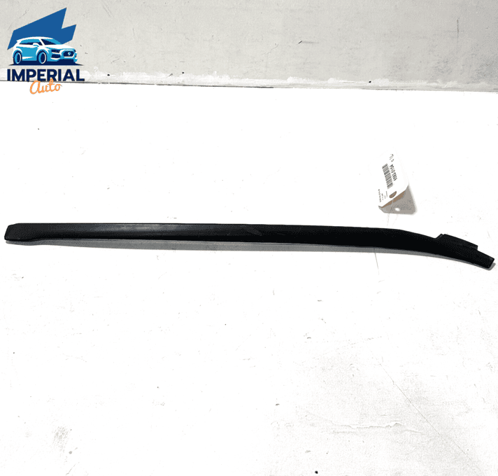 2017 - 2020 BMW 430i F36 WINDSHIELD LEFT DRIVER SIDE DRIP MOLDING TRIM OEM