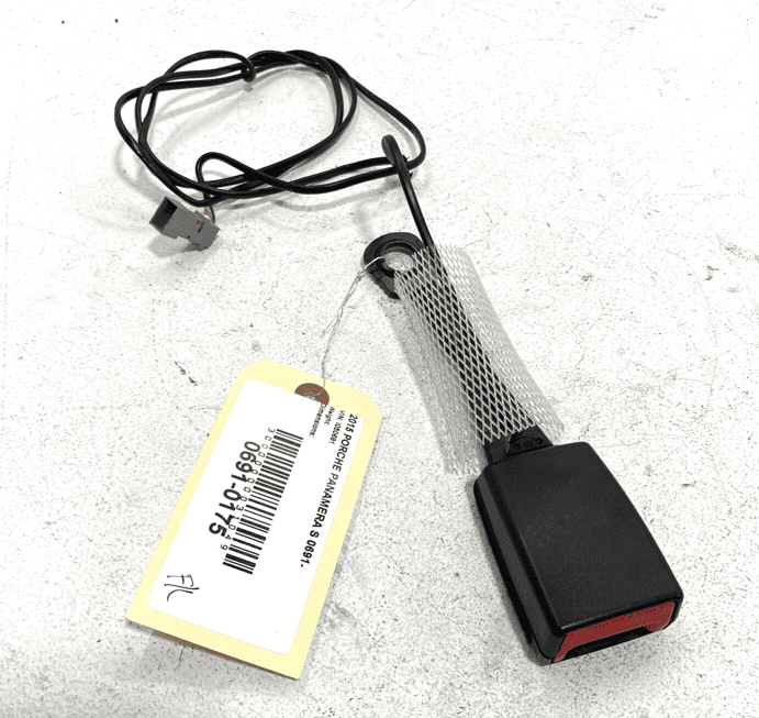 2011-2012 Porsche Panamera S Seat Belt Buckle Front Left Driver Side OEM