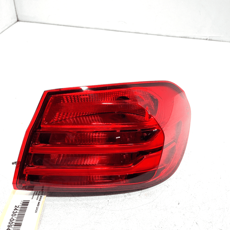 2017-2020 BMW 440i 440 430I REAR RIGHT PASSENGER SIDE OUTER TAIL LIGHT LAMP