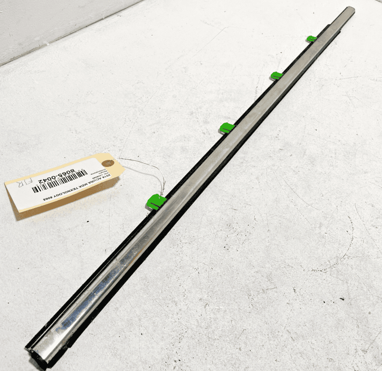 ACURA MDX 2014-2020 FRONT RIGHT PASSENGER DOOR PANEL WINDOW BELT MOLDING OE
