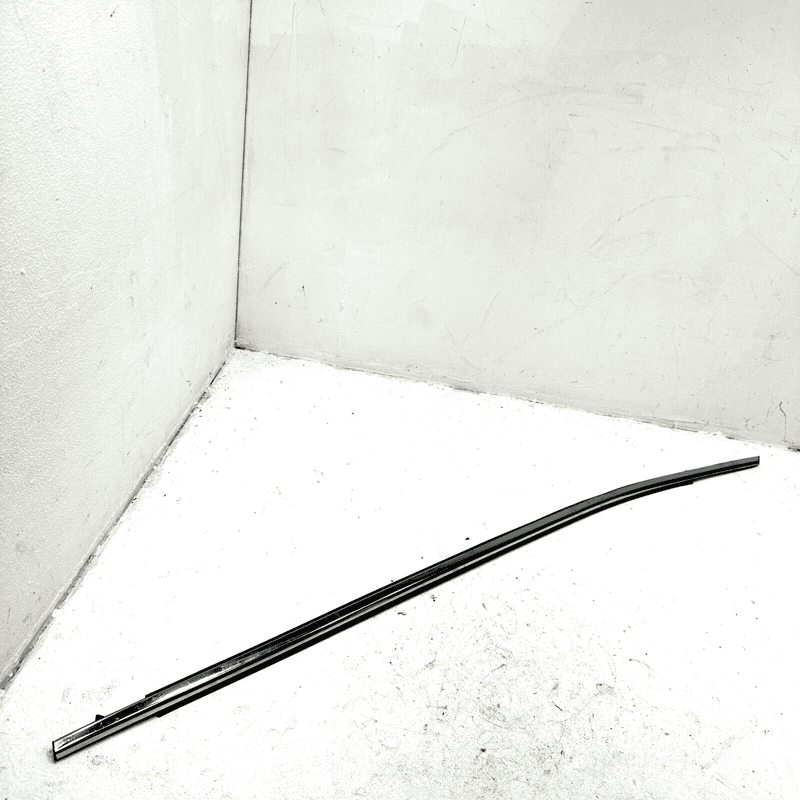 TOYOTA CAMRY 2018-2024 FRONT LEFT DRIVER SIDE DOOR WINDOW UPPER MOLDING OEM