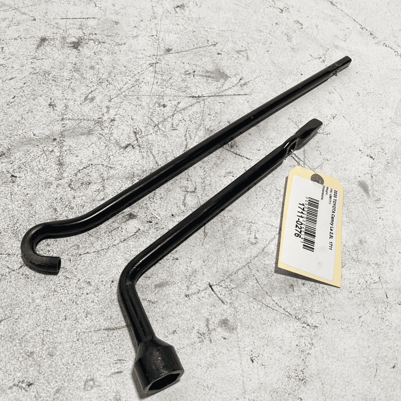 2020 TOYOTA CAMRY LE SPARE TIRE NUT WRENCH / DISC JACK TOOL OEM