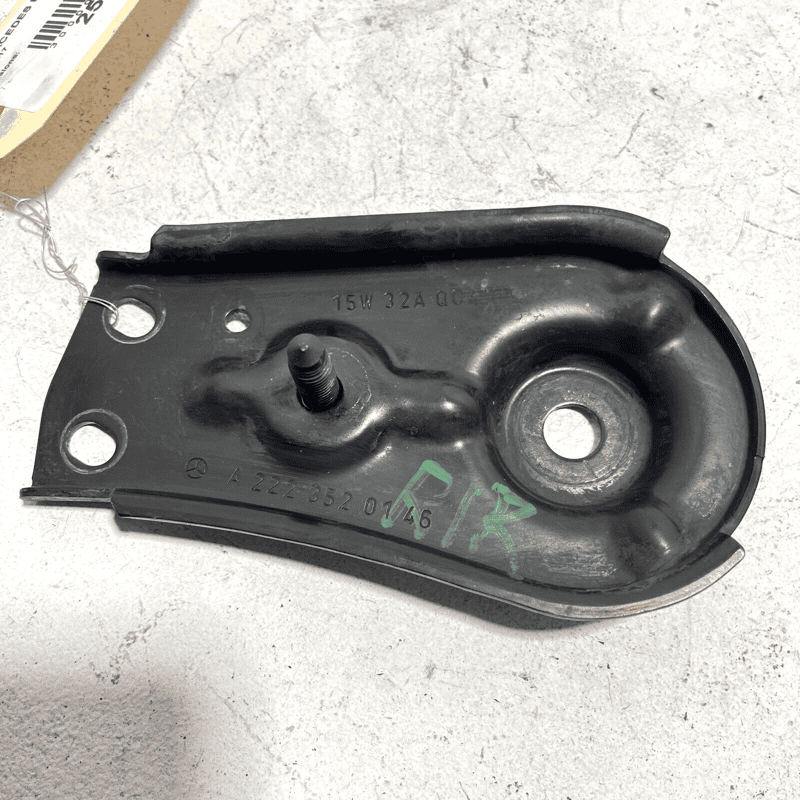 Rear Crossmember Right Stopper Bracket MERCEDES S550 2014-2017 OEM