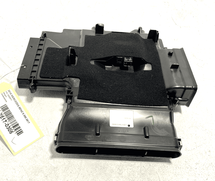 2014-2017 MERCEDES S550 REAR LEFT LOWER SEAT AIR CLEANER OUTLET DUCT VENT O