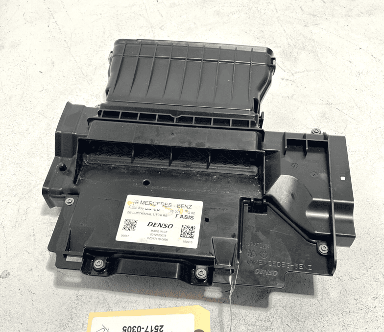 2014-2017 MERCEDES S550 REAR RIGHT LOWER SEAT AIR CLEANER OUTLET DUCT VENT 