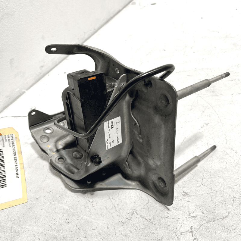 Air Suspension Compressor Pump Braket Mercedes-Benz S550 2014-2017 OEM