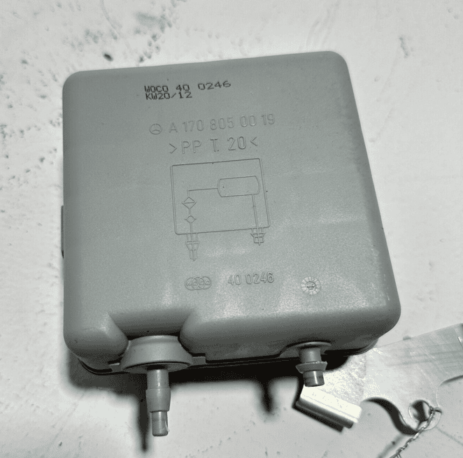 2010-2013 MERCEDES BENZ S550 CENTRAL LOCKING VACUUM VALVE PUMP TANK OEM
