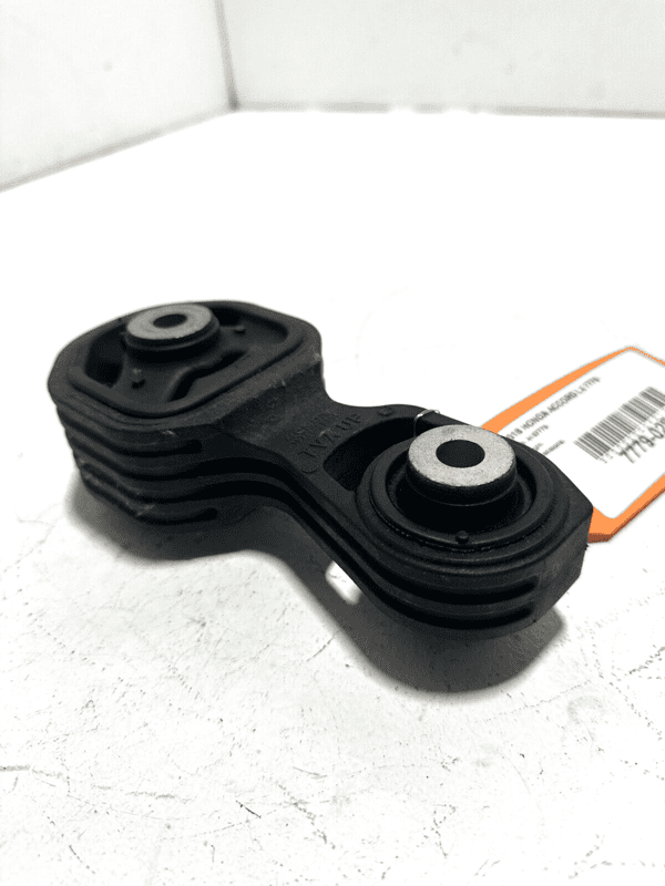 2018-2020 HONDA ACCORD 1.5L ENGINE MOTOR UPPER MOUNT BRACKET TORQUE ROD OEM