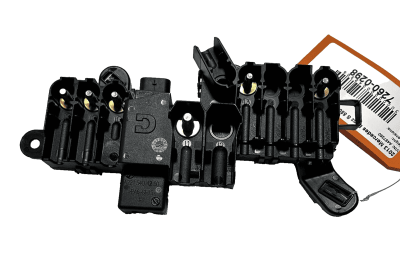 Mercedes 2010-2013 W221 S550 Fuse Box Junction Block Right Footwell OEM