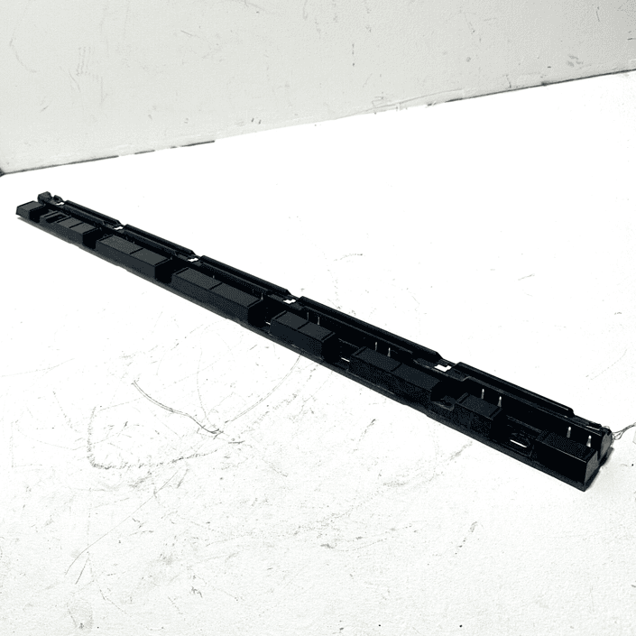 2009-2015 BMW 750 Li FRONT RIGHT SIDE SKIRT ROCKER PANEL MOLDING BRACKET OEM