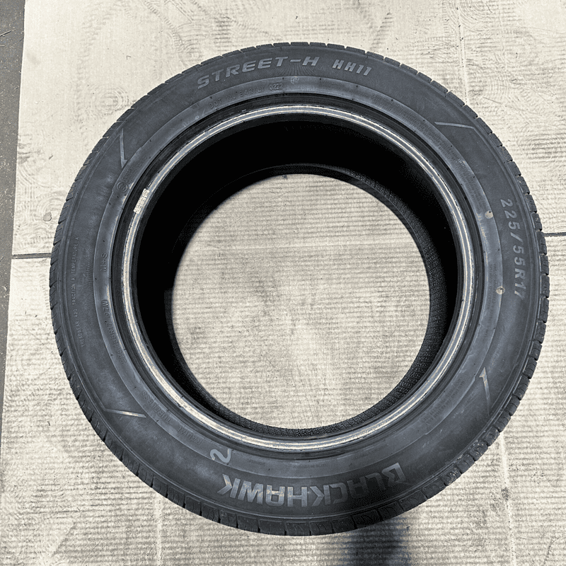 Blackhawk Street-H HH11 225 / 55 R17 97W OEM Year 2022 7/32 